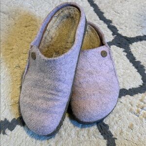 Birkenstock Zermatt Shearling Wool Felt in Light Rose. Well loved. Good shape.